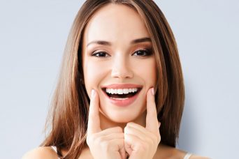 Hollywood Smile - Medworld Clinic